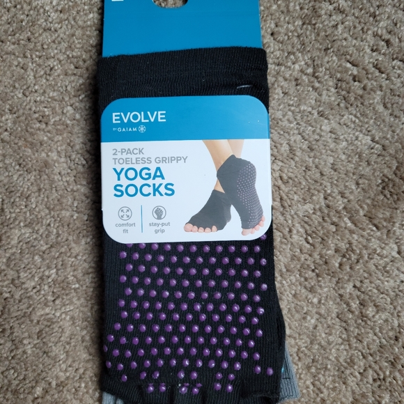 GAIAM Accessories - NWT 2 pack of yoga socks